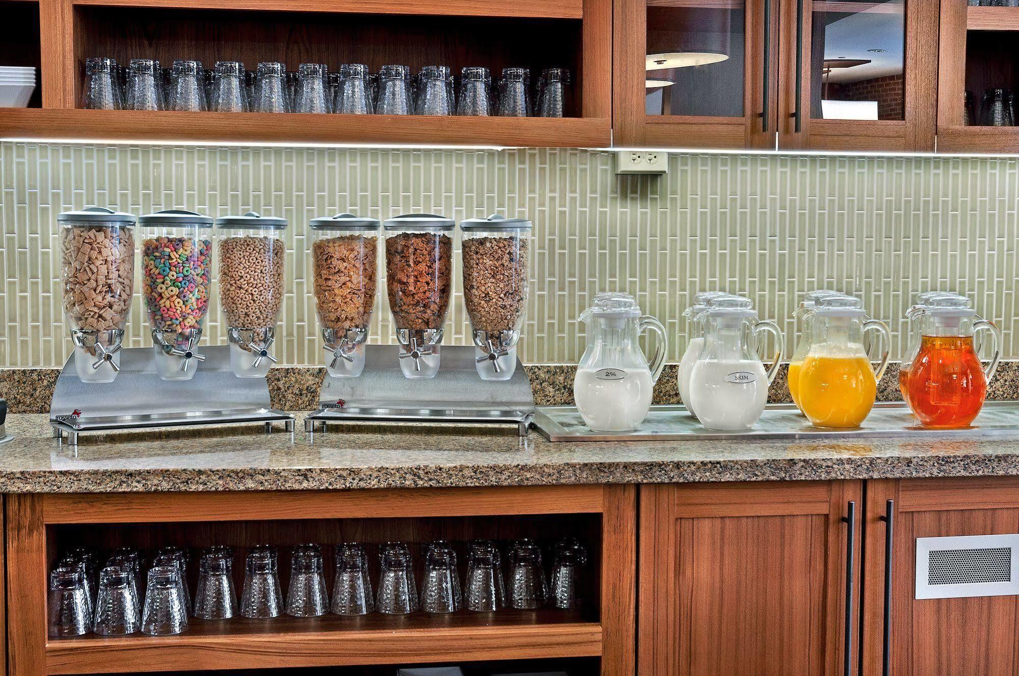 Hyatt Place Fredericksburg At Mary Washington Екстериор снимка